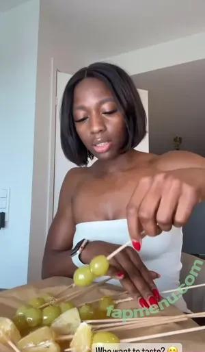 Khaddi Sagnia / Candy94 / khaddi.sagnia / khaddisagnia nude photo #0285