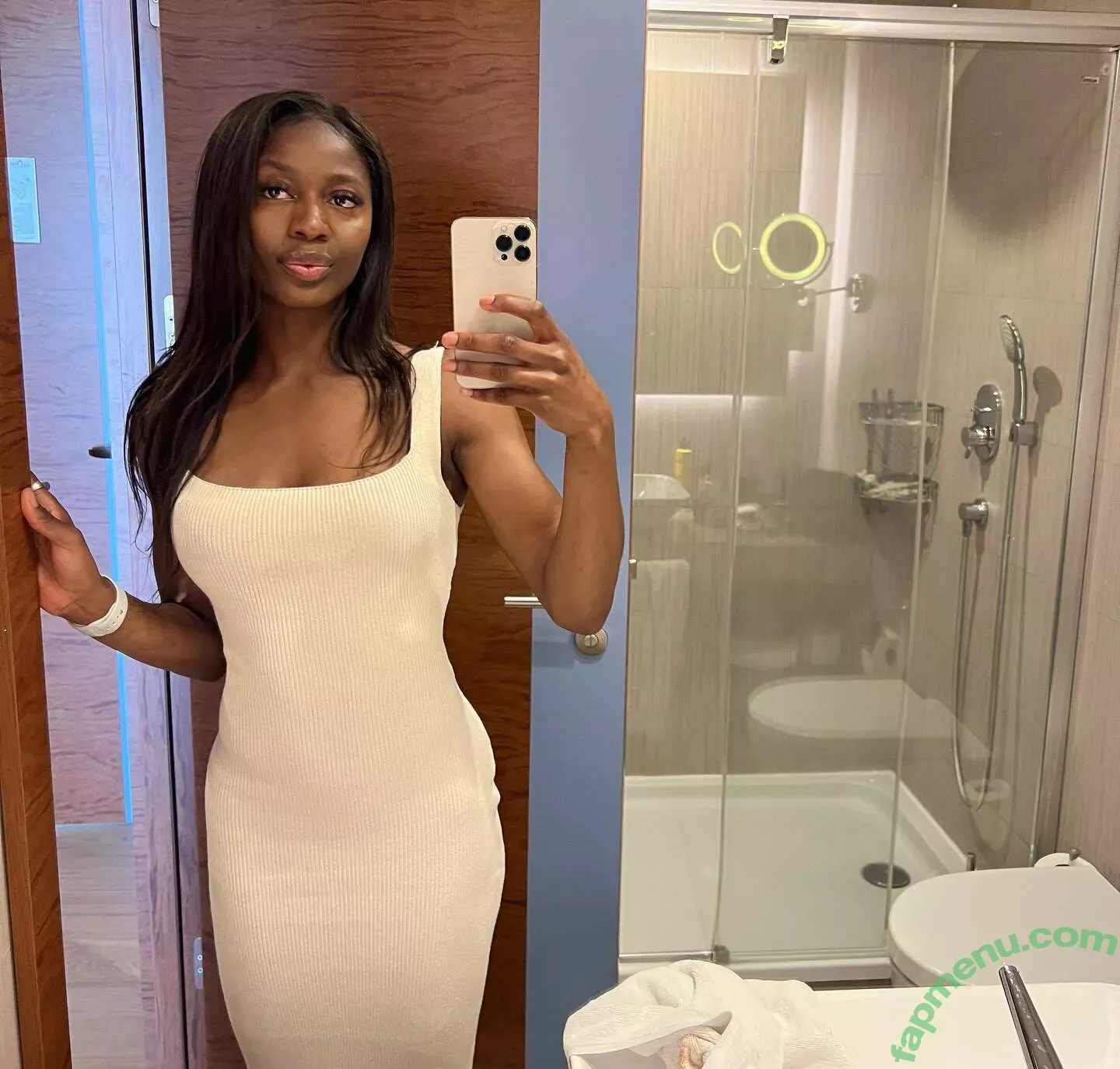 Khaddi Sagnia nude photo #0006 (khaddisagnia)