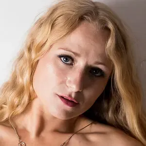 Khaleesii / khaleesiitv nude photo #0011