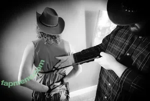 Khaleesii / khaleesiitv nude photo #0012