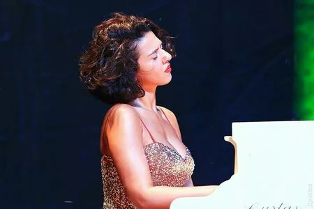 Khatia Buniatishvili / khatiabuniatishvili nude photo #0023