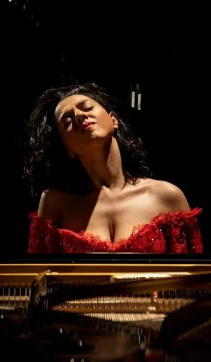 Khatia Buniatishvili / khatiabuniatishvili nude photo #0052