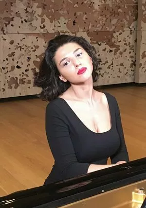 Khatia Buniatishvili / khatiabuniatishvili nude photo #0126