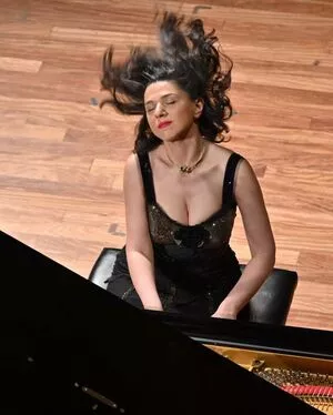 Khatia Buniatishvili / khatiabuniatishvili nude photo #0139