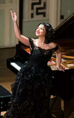 Khatia Buniatishvili / khatiabuniatishvili nude photo #0158