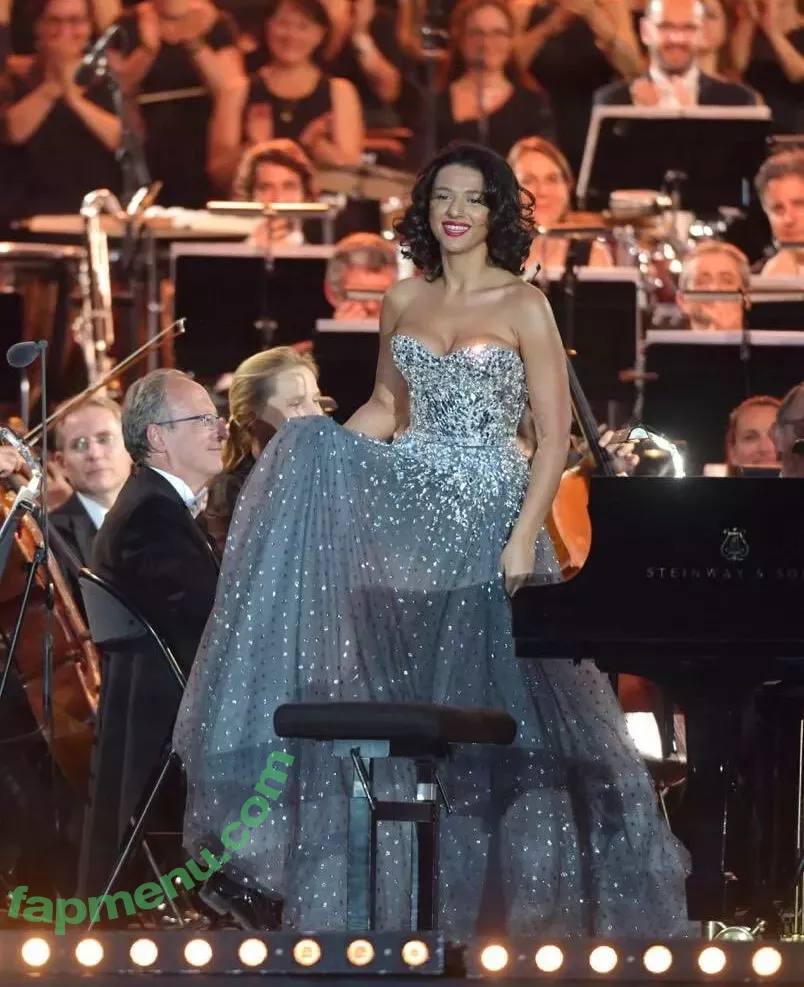 Khatia Buniatishvili nude photo #0006 (khatiabuniatishvili)