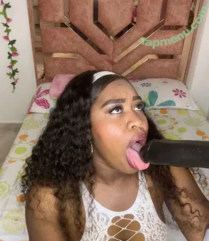 khelany20 / _.khelany._ nude photo #0025