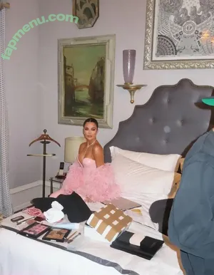Khloe Kardashian / khloekardashian nude photo #0817