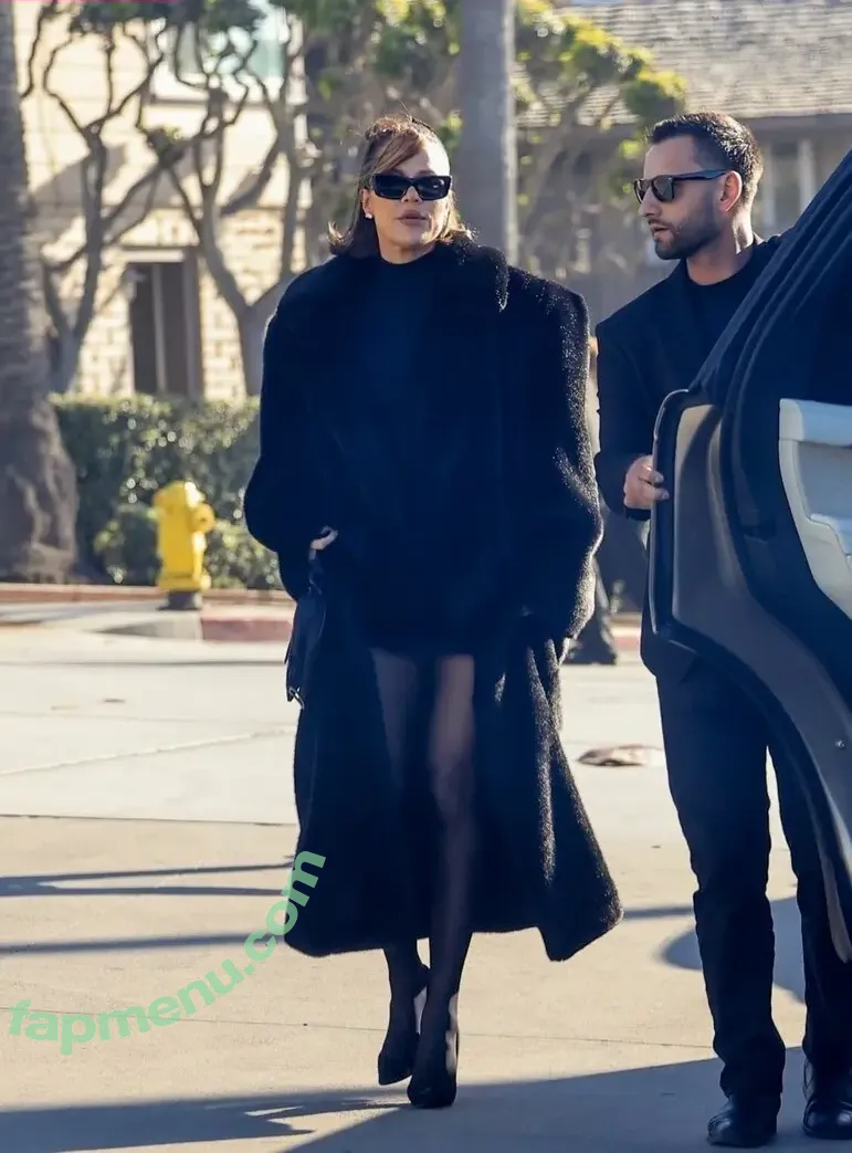 Khloe Kardashian nude photo #0720 (khloekardashian)