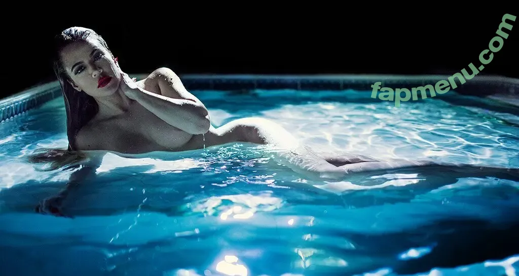 khloekardashian nude photo #0006 (khloekardashian)