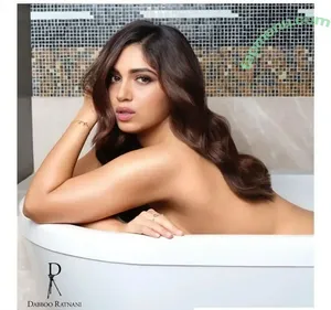 Kiara Advani / kiaraaliaadvani nude photo #0023