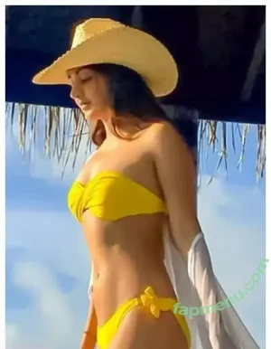 Kiara Advani / kiaraaliaadvani nude photo #0033