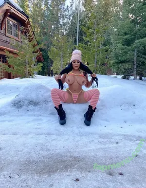 Kiara Mia / theonlykiaramiaxx / theonlykiaramiaxxx nude photo #0032