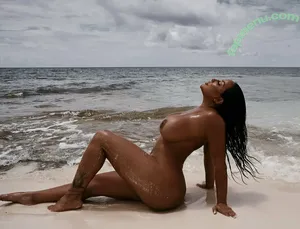 Kiara Mia / theonlykiaramiaxx / theonlykiaramiaxxx nude photo #0038