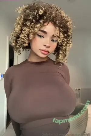 Kiara Peachy /  / KiaraPeach / KiaraPeachy / kiarapeachlegit nude photo #0362
