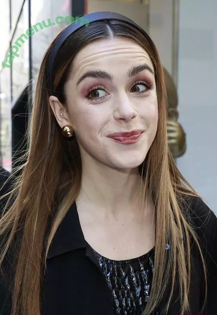 Kiernan Shipka nude photo #2763 (kiernanshipka)