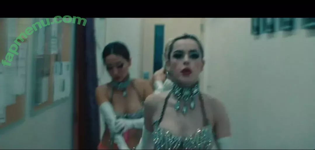 Kiernan Shipka nude photo #2769 (kiernanshipka)