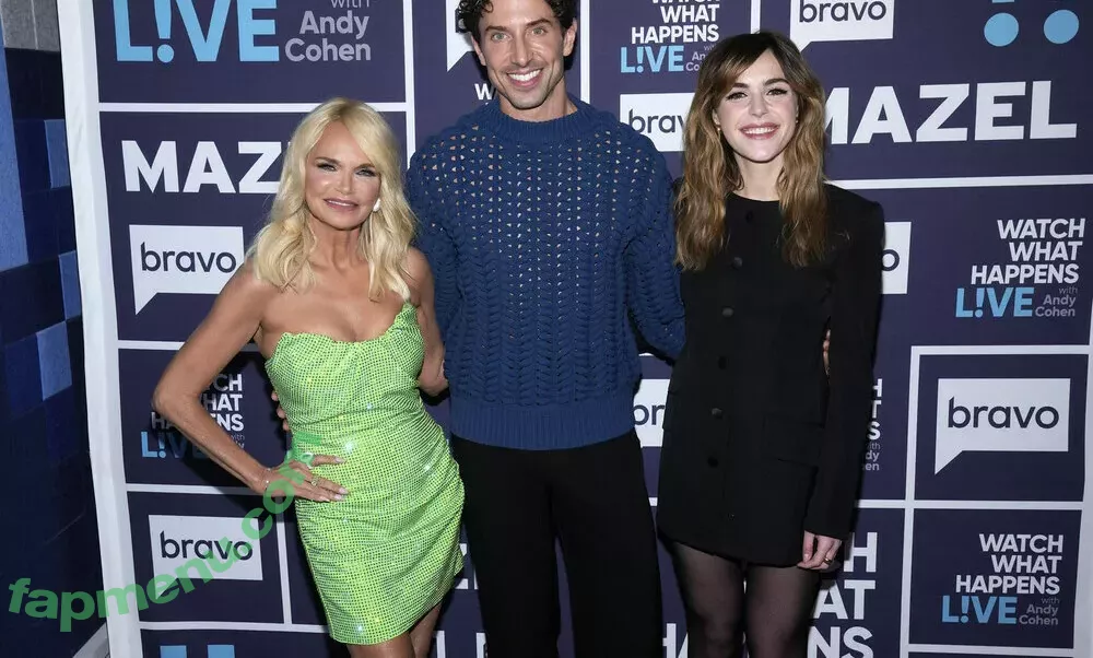 Kiernan Shipka nude photo #2807 (kiernanshipka)