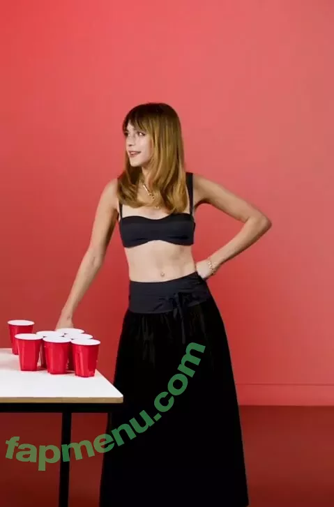 Kiernan Shipka nude photo #2840 (kiernanshipka)