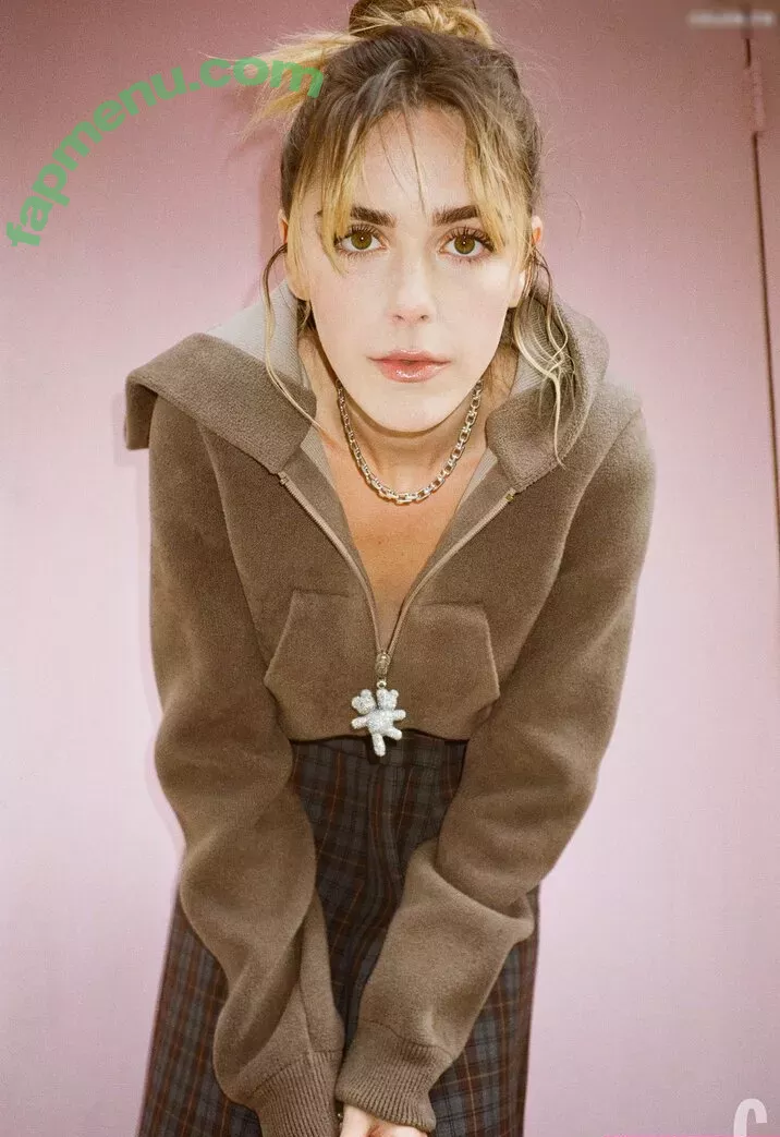Kiernan Shipka nude photo #2845 (kiernanshipka)