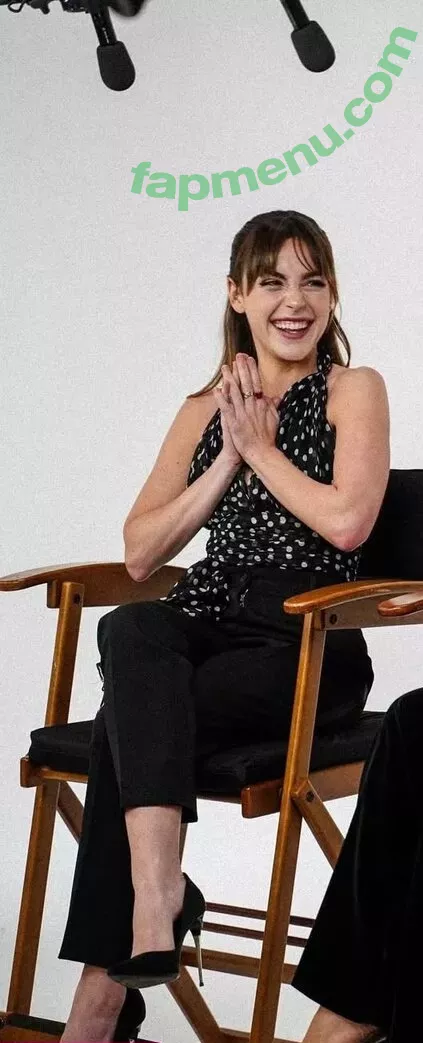 Kiernan Shipka nude photo #2871 (kiernanshipka)