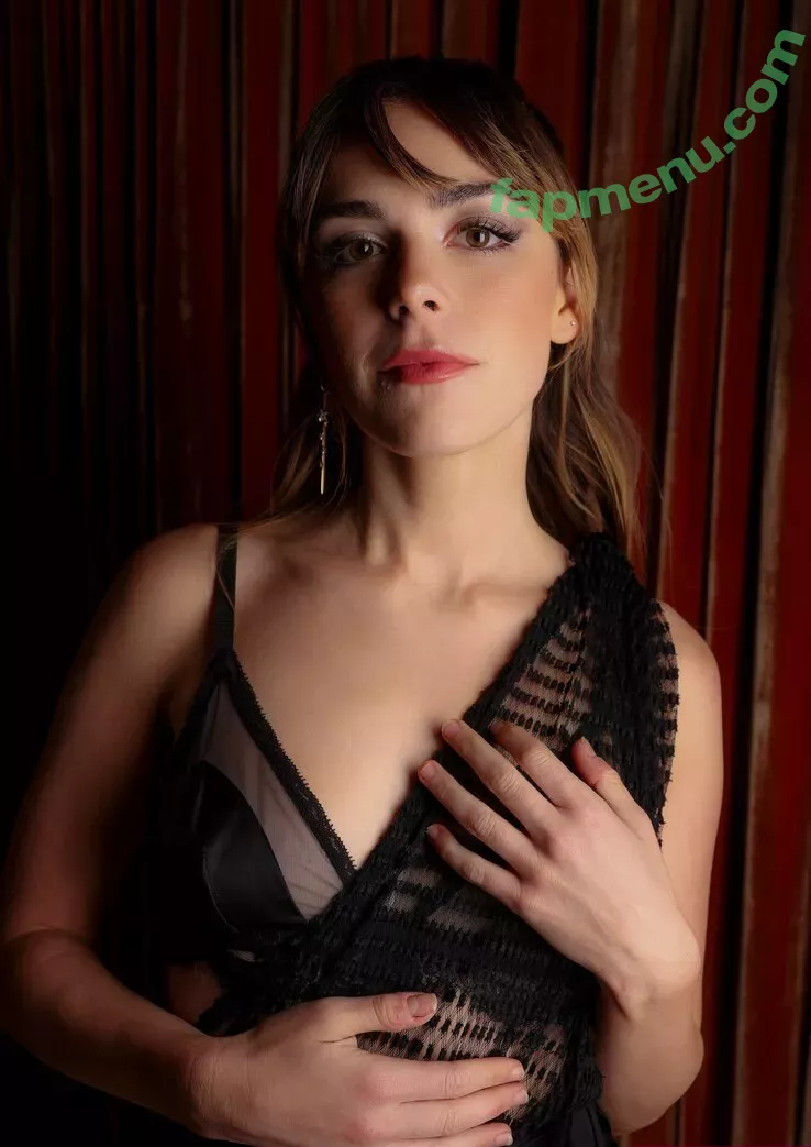 Kiernan Shipka nude photo #2887 (kiernanshipka)