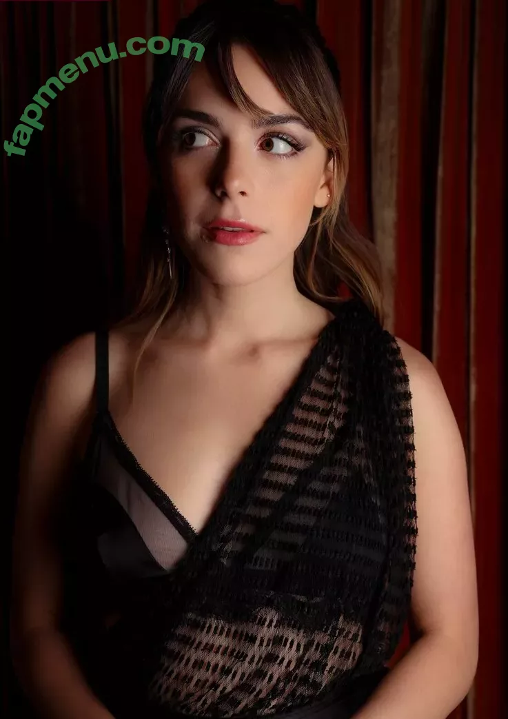 Kiernan Shipka nude photo #2889 (kiernanshipka)