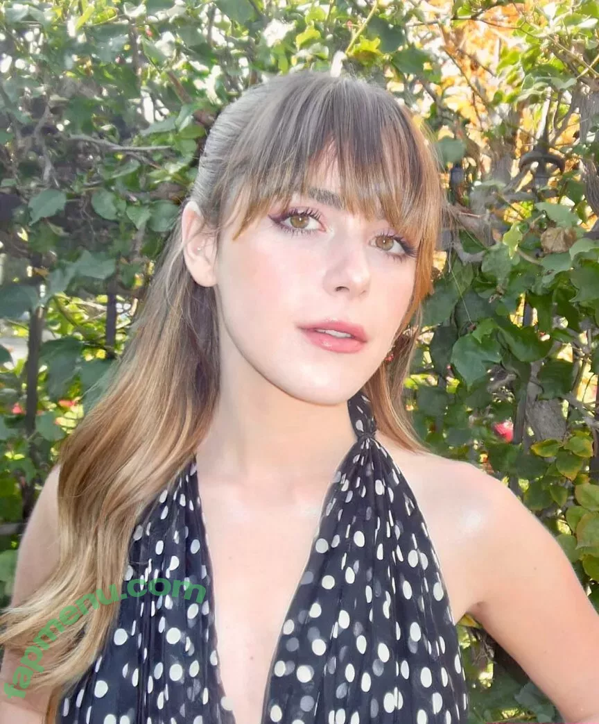 Kiernan Shipka nude photo #2917 (kiernanshipka)