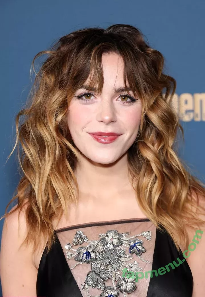 Kiernan Shipka nude photo #2935 (kiernanshipka)