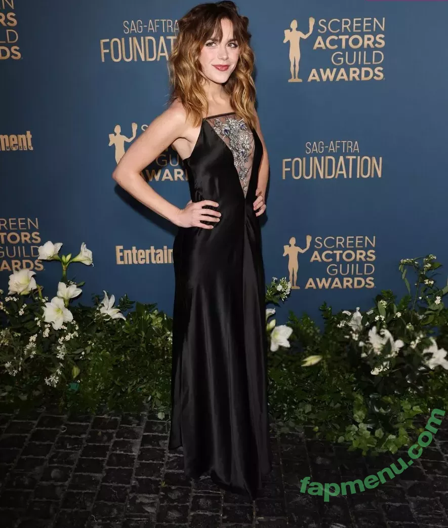 Kiernan Shipka nude photo #2937 (kiernanshipka)