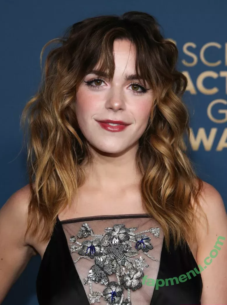 Kiernan Shipka nude photo #2939 (kiernanshipka)