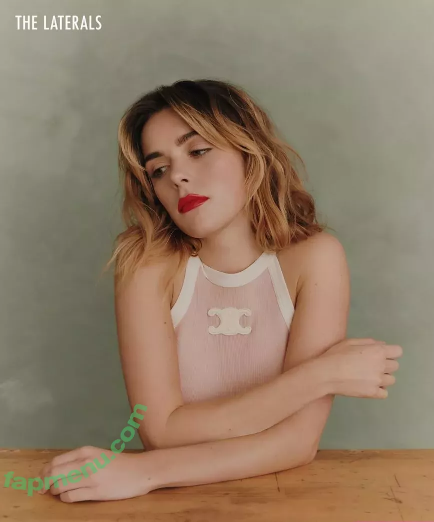 Kiernan Shipka nude photo #2958 (AdventuresSabrina / kiernanshipka)