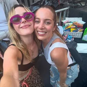 Kiernan Shipka / kiernanshipka nude photo #3053