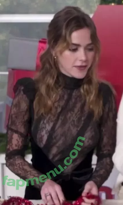 Kiernan Shipka nude photo #3015 (kiernanshipka)