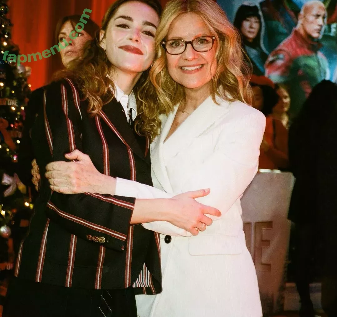 Kiernan Shipka nude photo #3035 (AdventuresSabrina / kiernanshipka)