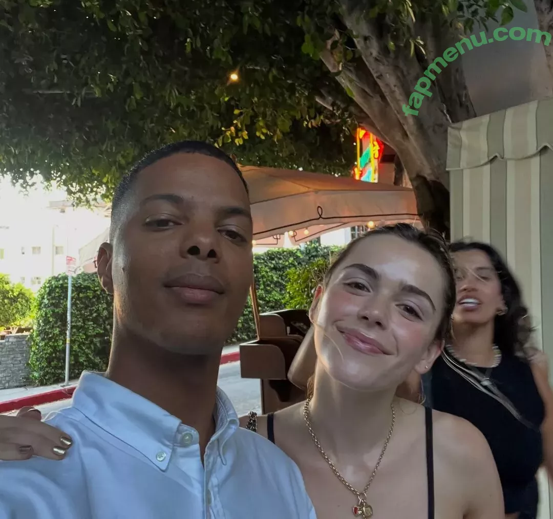 Kiernan Shipka nude photo #3036 (AdventuresSabrina / kiernanshipka)