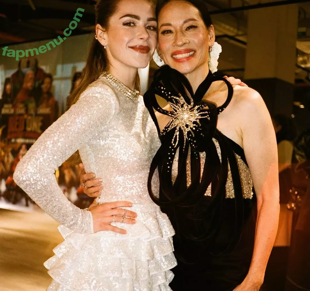 Kiernan Shipka nude photo #3037 (AdventuresSabrina / kiernanshipka)