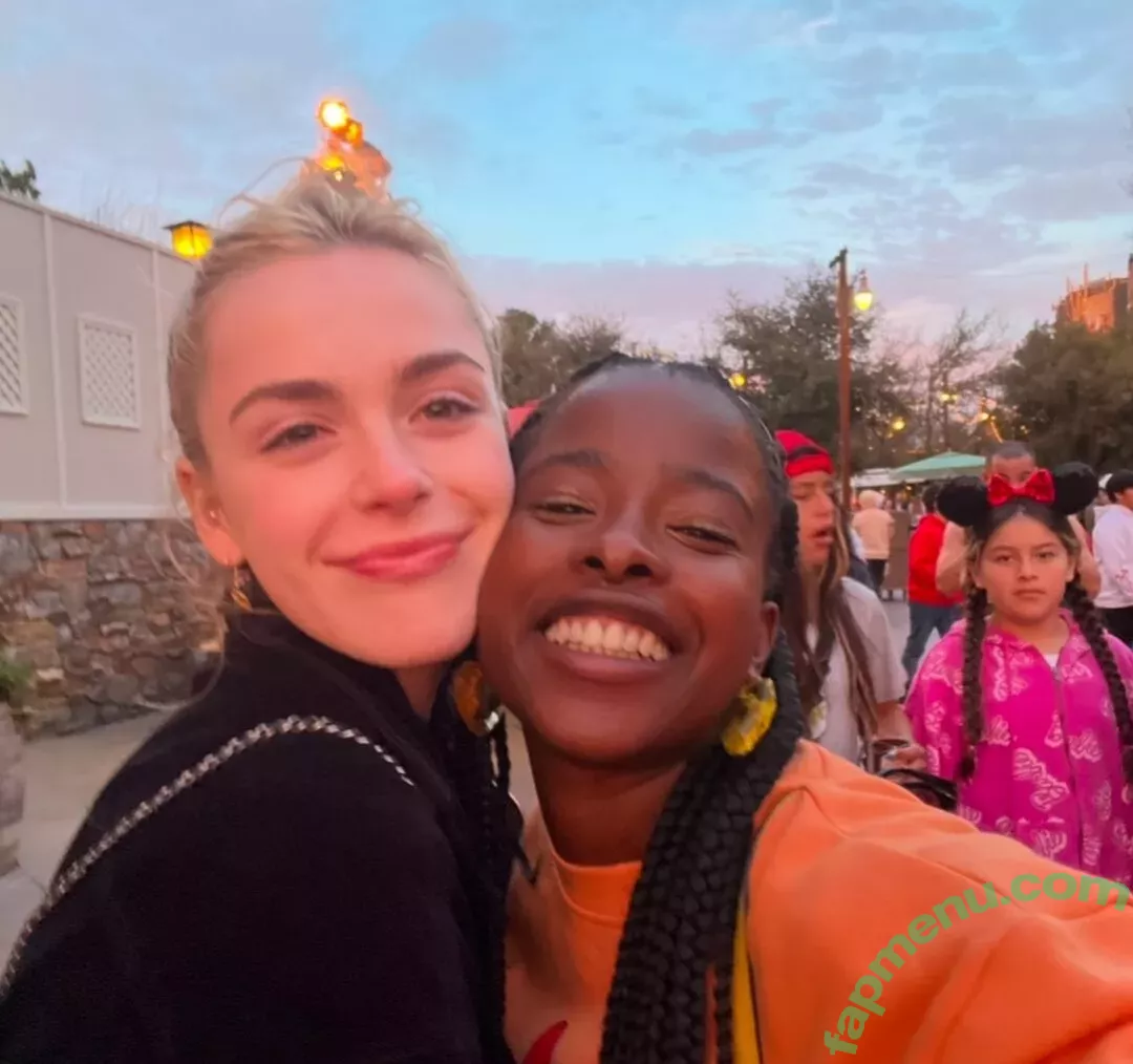 Kiernan Shipka nude photo #3044 (AdventuresSabrina / kiernanshipka)