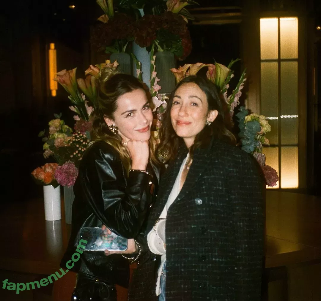 Kiernan Shipka nude photo #3046 (AdventuresSabrina / kiernanshipka)