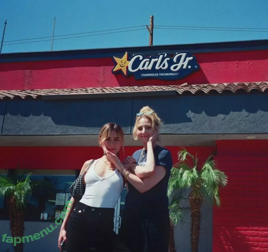 Kiernan Shipka nude photo #3048 (AdventuresSabrina / kiernanshipka)