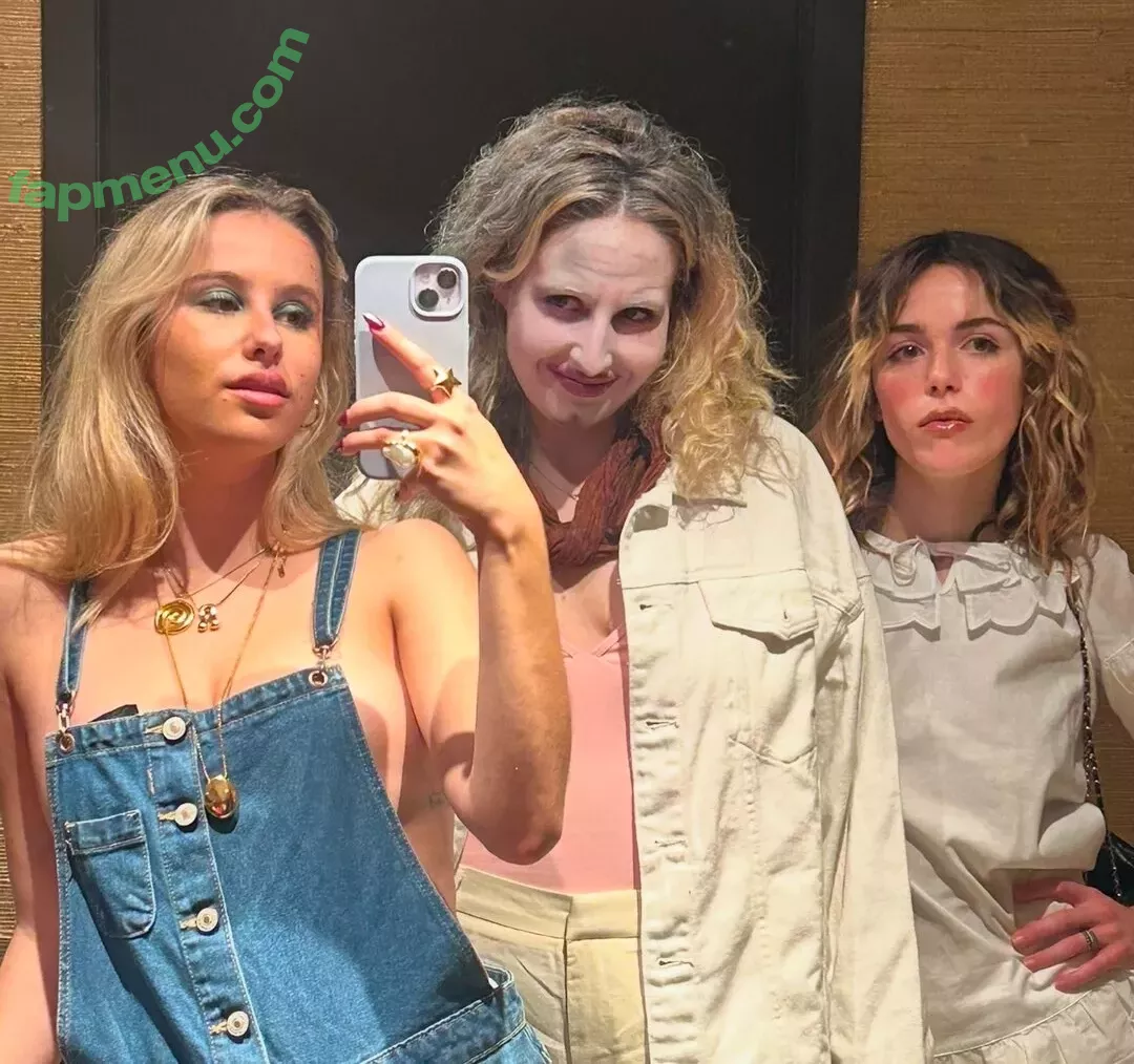 Kiernan Shipka nude photo #3052 (AdventuresSabrina / kiernanshipka)