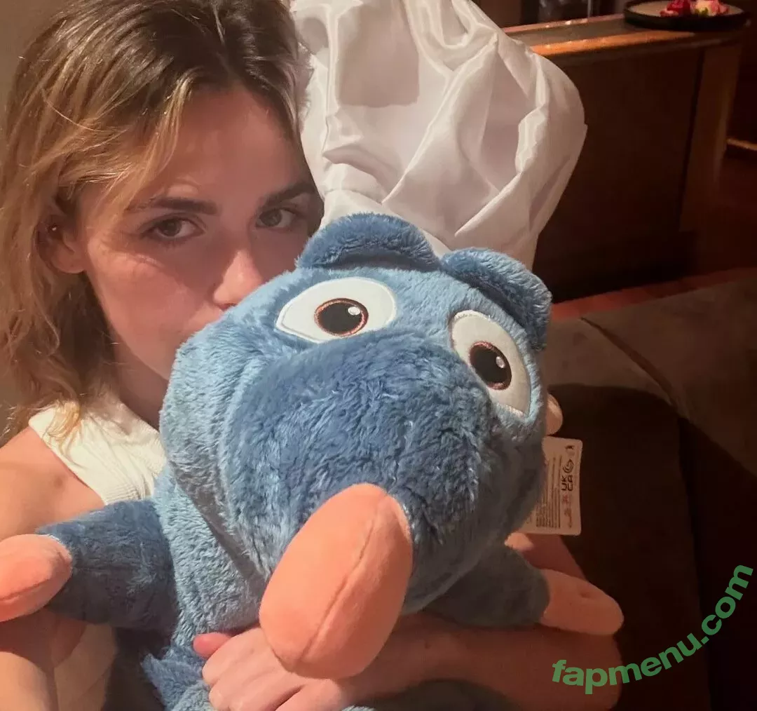 Kiernan Shipka nude photo #3055 (AdventuresSabrina / kiernanshipka)