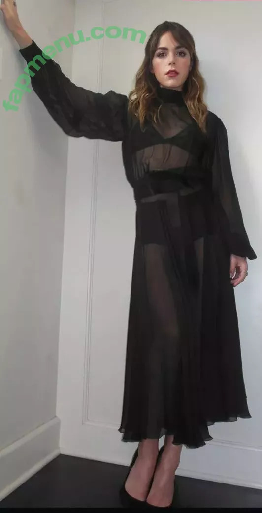 Kiernan Shipka nude photo #3065 (AdventuresSabrina / kiernanshipka)