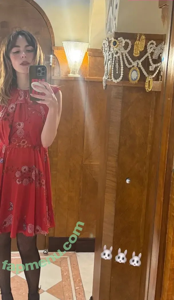 Kiernan Shipka nude photo #3234 (AdventuresSabrina / kiernanshipka)