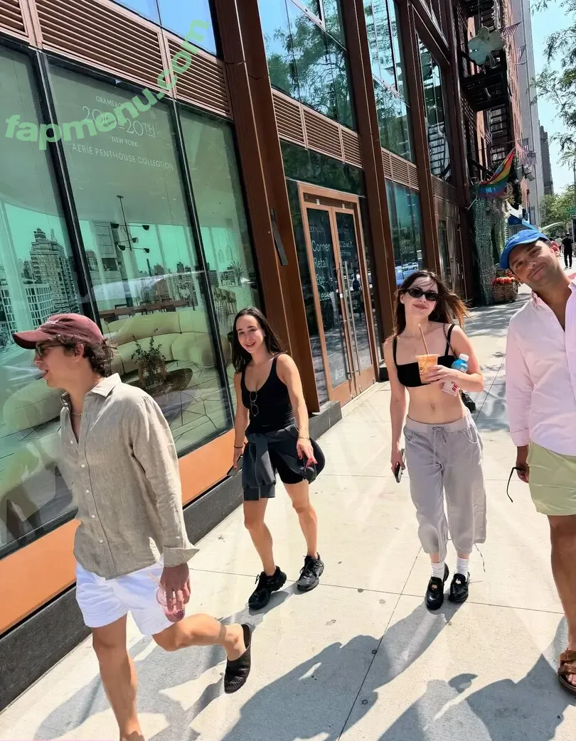 Kiernan Shipka nude photo #3316 (AdventuresSabrina / kiernanshipka)