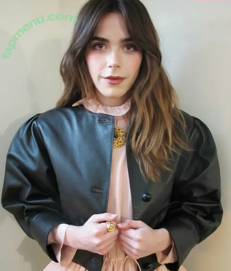 Kiernan Shipka nude photo #3345 (AdventuresSabrina / kiernanshipka)