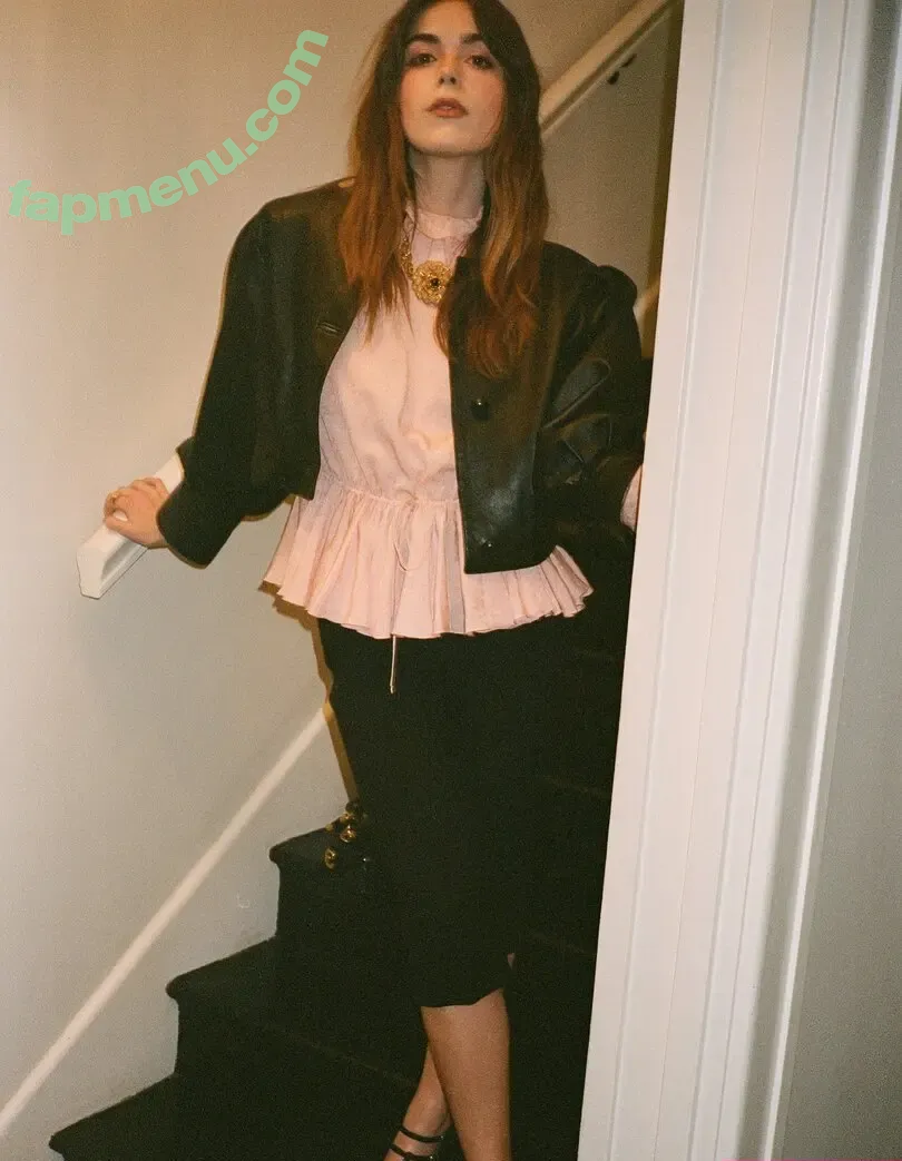 Kiernan Shipka nude photo #3352 (AdventuresSabrina / kiernanshipka)