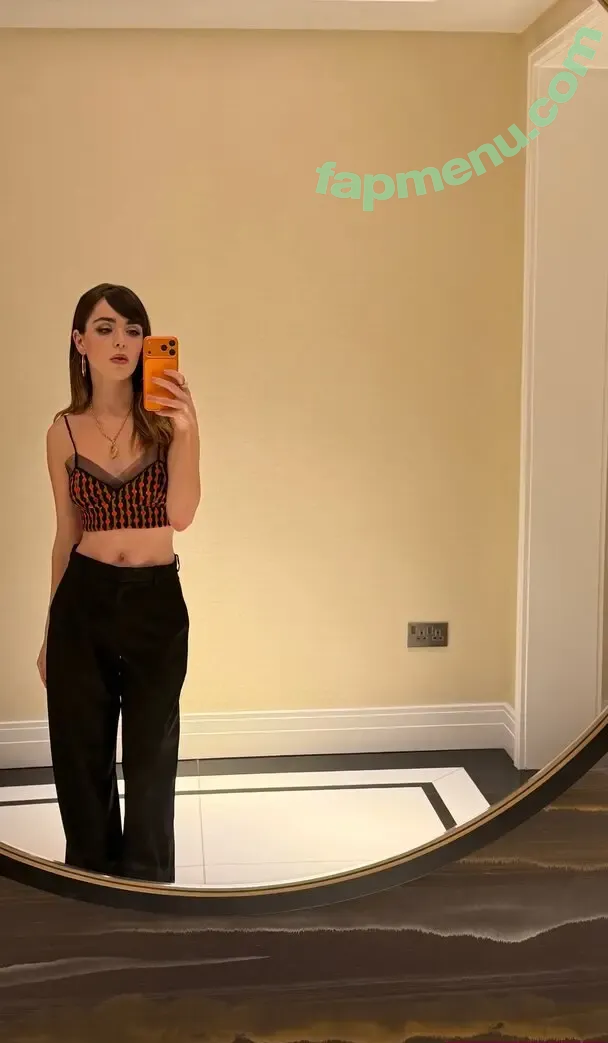 Kiernan Shipka nude photo #3381 (AdventuresSabrina / kiernanshipka)