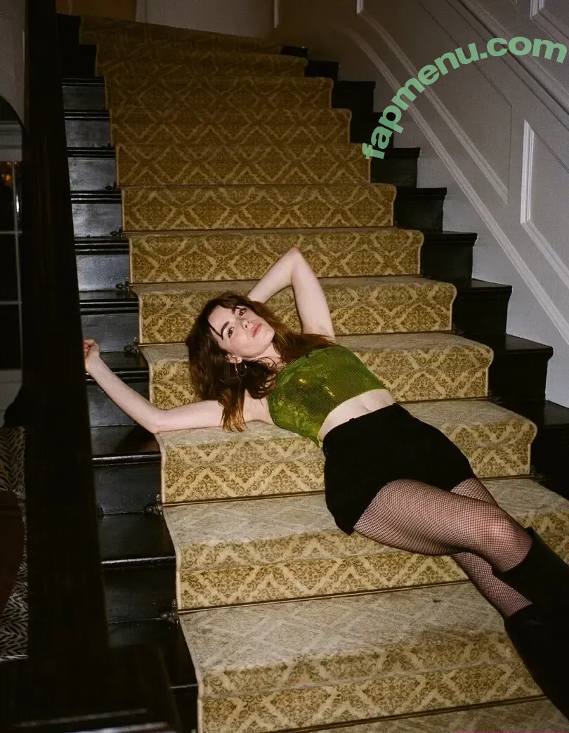 Kiernan Shipka nude photo #3405 (AdventuresSabrina / kiernanshipka)