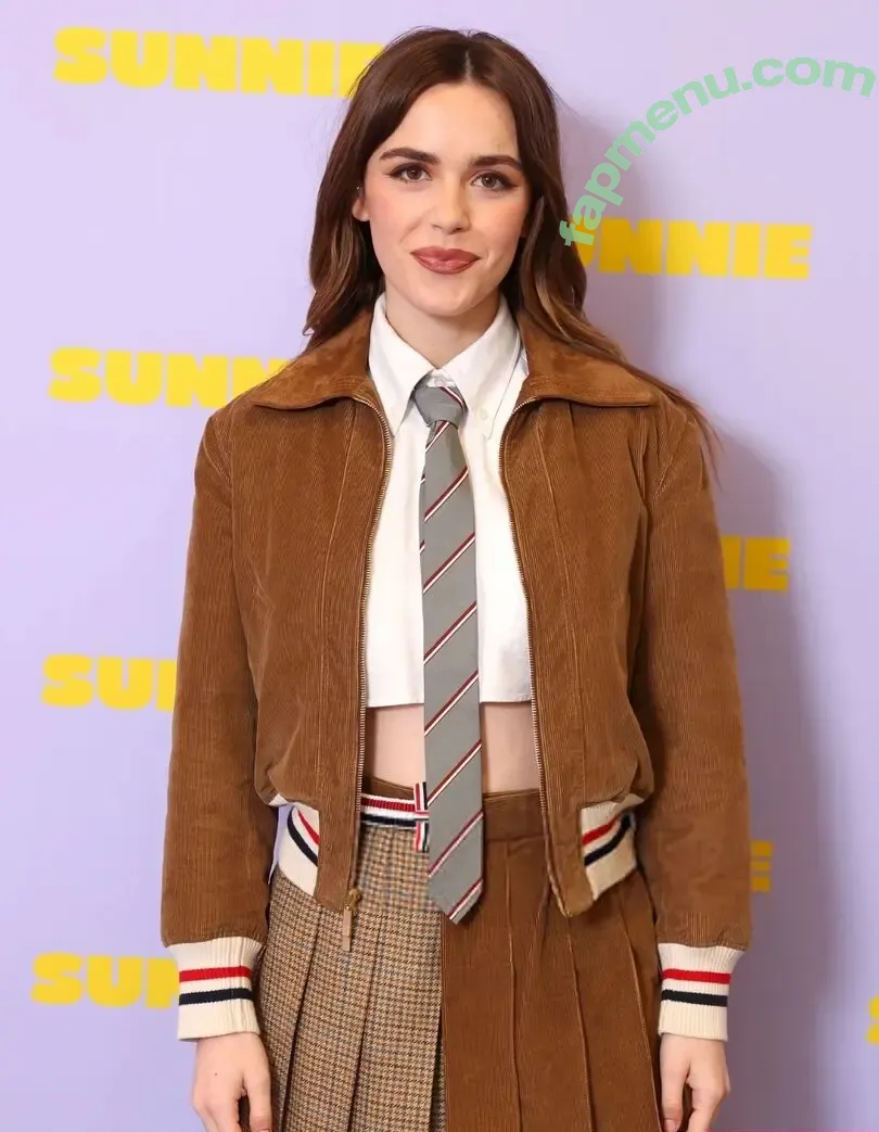 Kiernan Shipka nude photo #3409 (AdventuresSabrina / kiernanshipka)